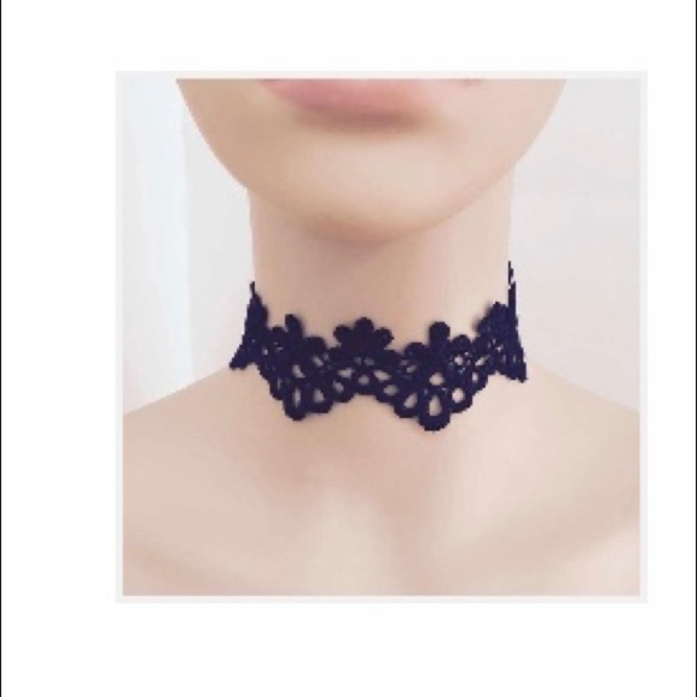 Laced choker